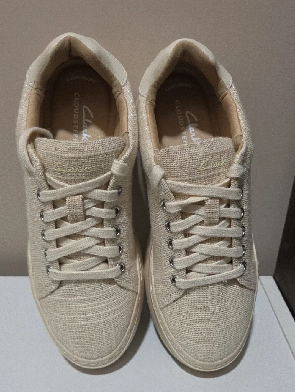 New Clarks Cloudsteppers Size 5.5 Women's Audreigh Beige Sparkle Canvas Sneakers